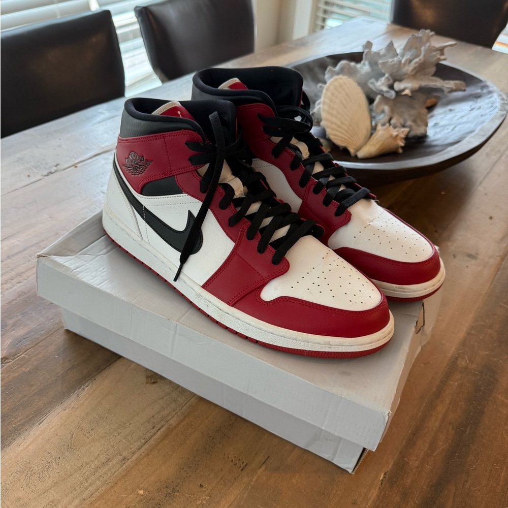 Jordan 1 Mid Chicago (2020) Used Size 14